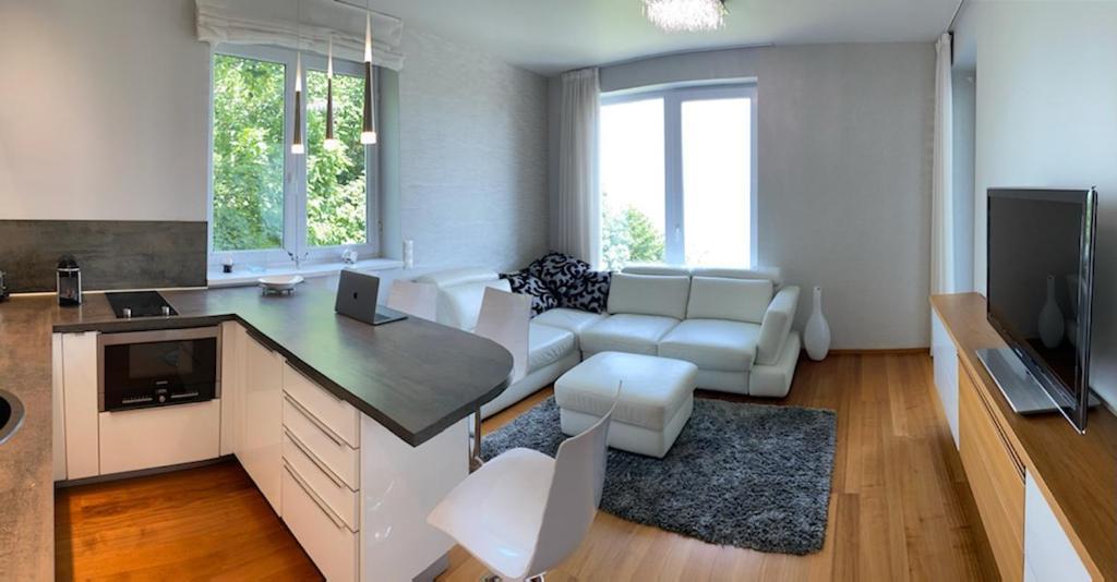Marcelo Deluxe Apartment Тихани Екстериор снимка