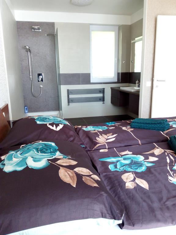Marcelo Deluxe Apartment Тихани Екстериор снимка