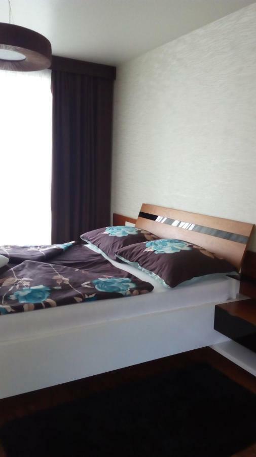 Marcelo Deluxe Apartment Тихани Екстериор снимка