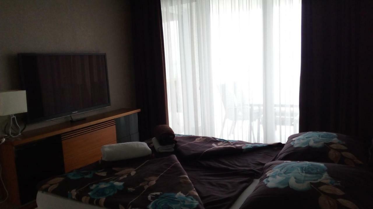 Marcelo Deluxe Apartment Тихани Екстериор снимка